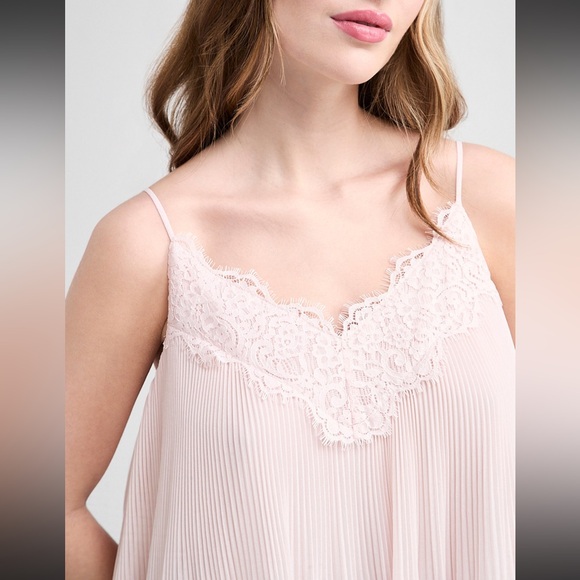 Pleated lace trim cami - Picture 2 of 6